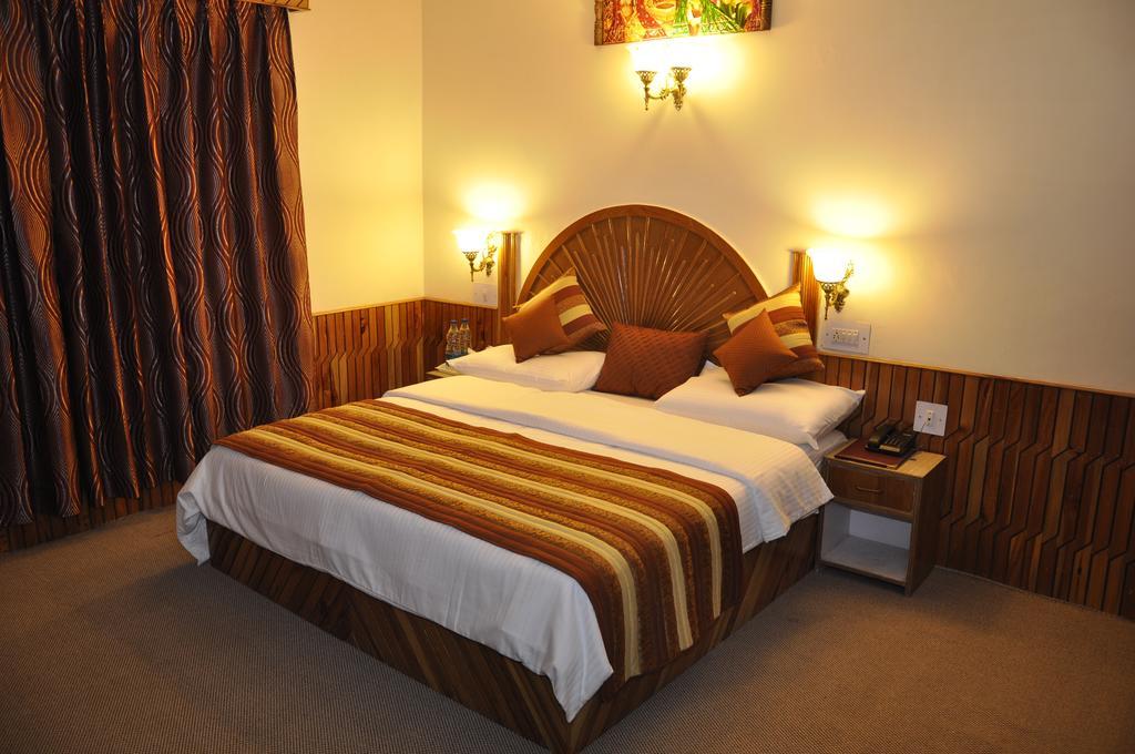Hotel Natraj Manali Dharamshala Room photo