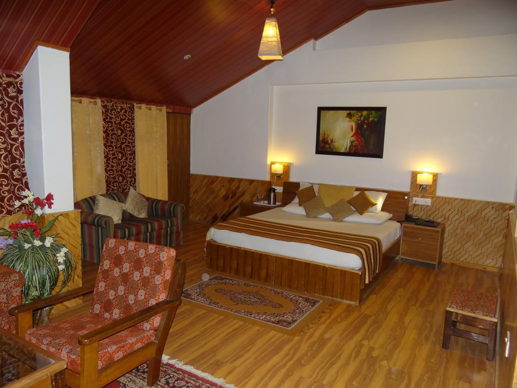 Hotel Natraj Manali Dharamshala Room photo